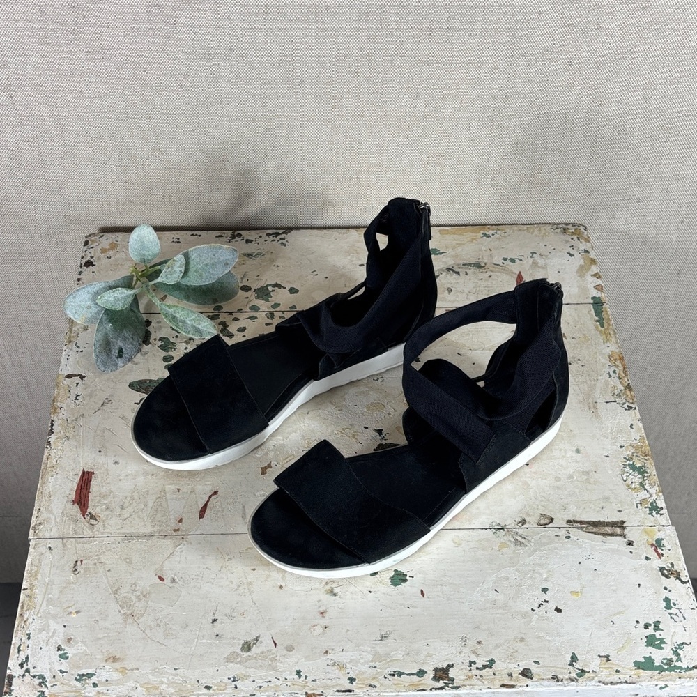 Eileen Fisher > Black and White Women's Sandals 9